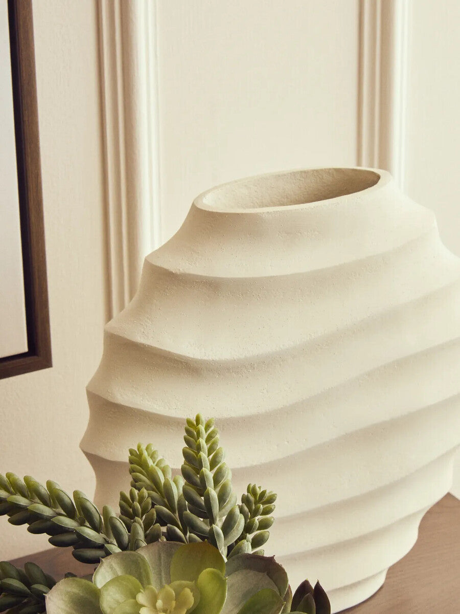 Mira Small Ivory Finish Rippled Round Vase