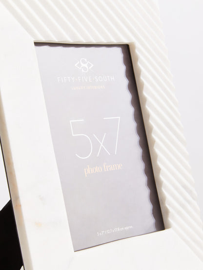 Oxana Large Ribbed White Marble 5In X 7In Photo Frame