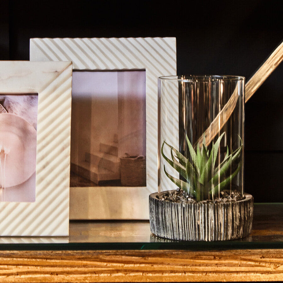 Oxana Large Ribbed White Marble 5In X 7In Photo Frame