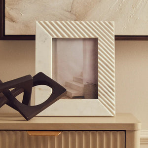 Large Ribbed White Marble 5In X 7In Photo Frame | Oxana
