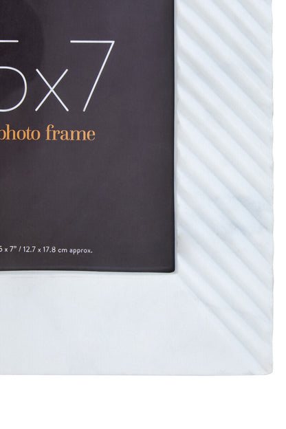Oxana Large Ribbed White Marble 5In X 7In Photo Frame