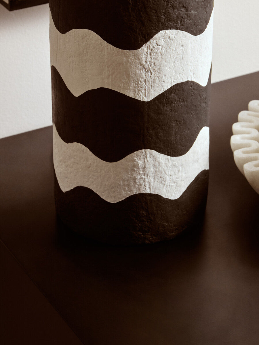 Carta Black And White Curved Stripe Papier Mache Table Lamp - Image 9