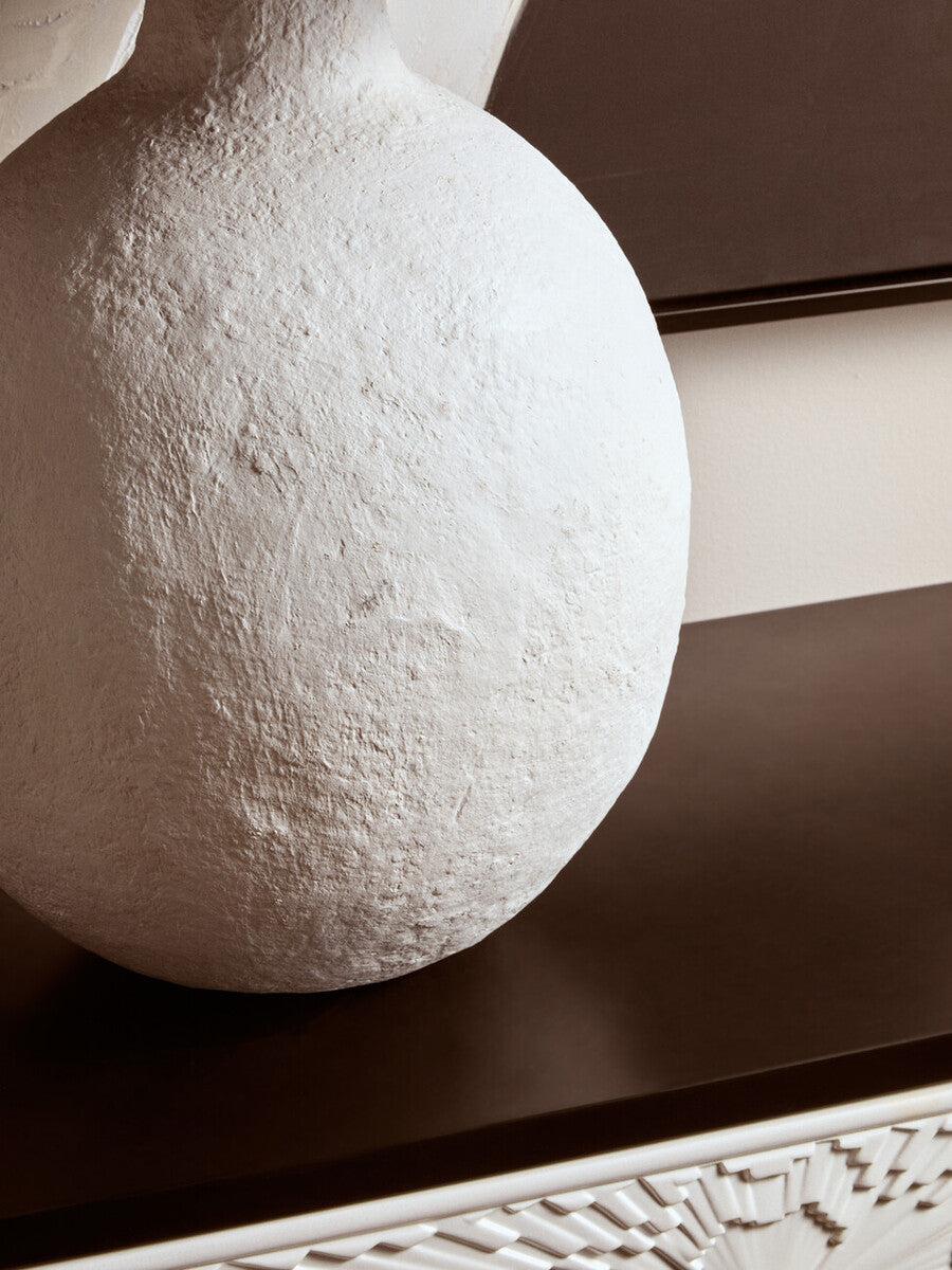Carta White Papier Mache Table Lamp With Black Raffia Shade - Image 6