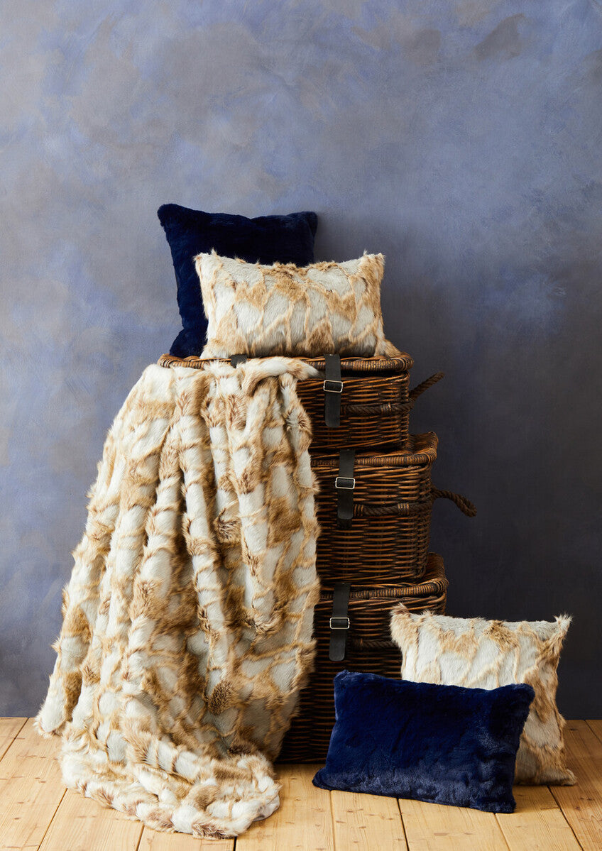 Bosie Lamina Navy Blue Rectangular Cushion - Image 4