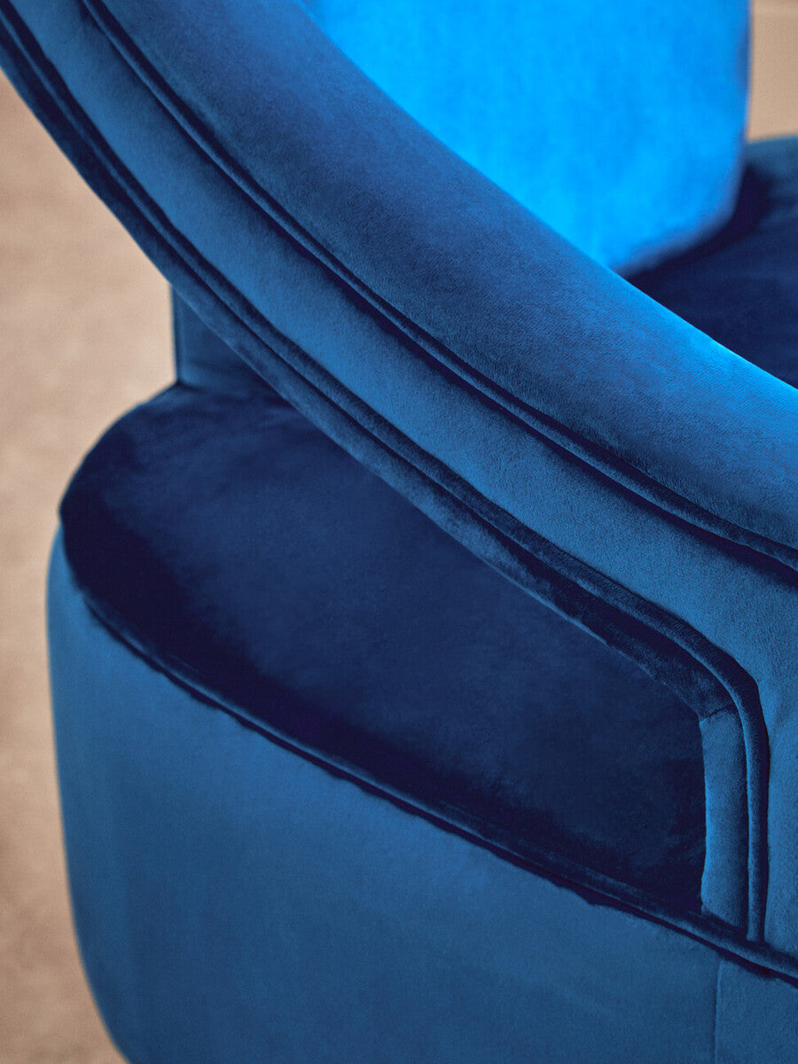 Faye Midnight Blue Velvet Chair