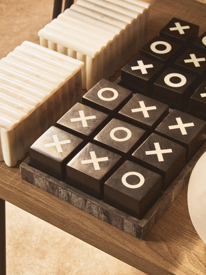Black and White Noughts and Crosses | Churchill Games