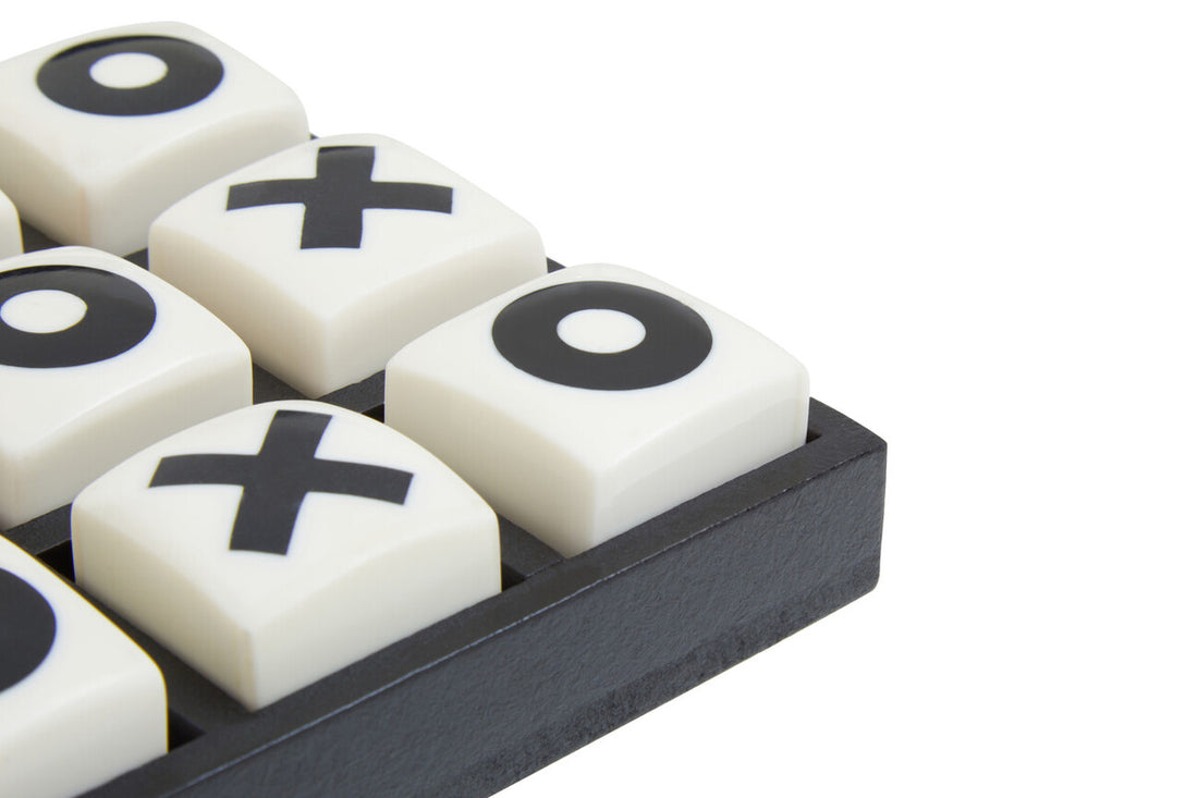 Churchill Games Extra Small White and Black Noughts and Crosses - Image 4