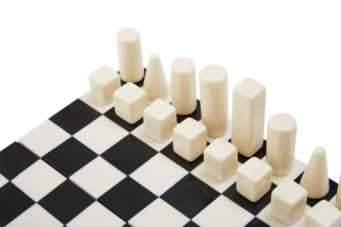 Churchill Games Small Black and White Foldable Chess Set - Image 7