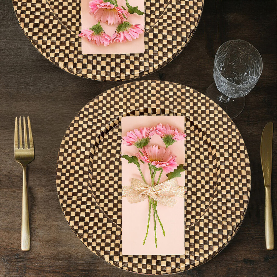 Set of Four 33cm Dia Pandanus Black and Natural Charger Plates - Image 4