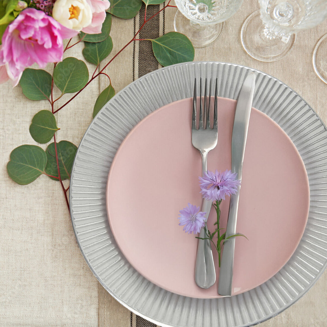 Set of Four 33cm Dia Redbud Silver Charger Plates - Image 5