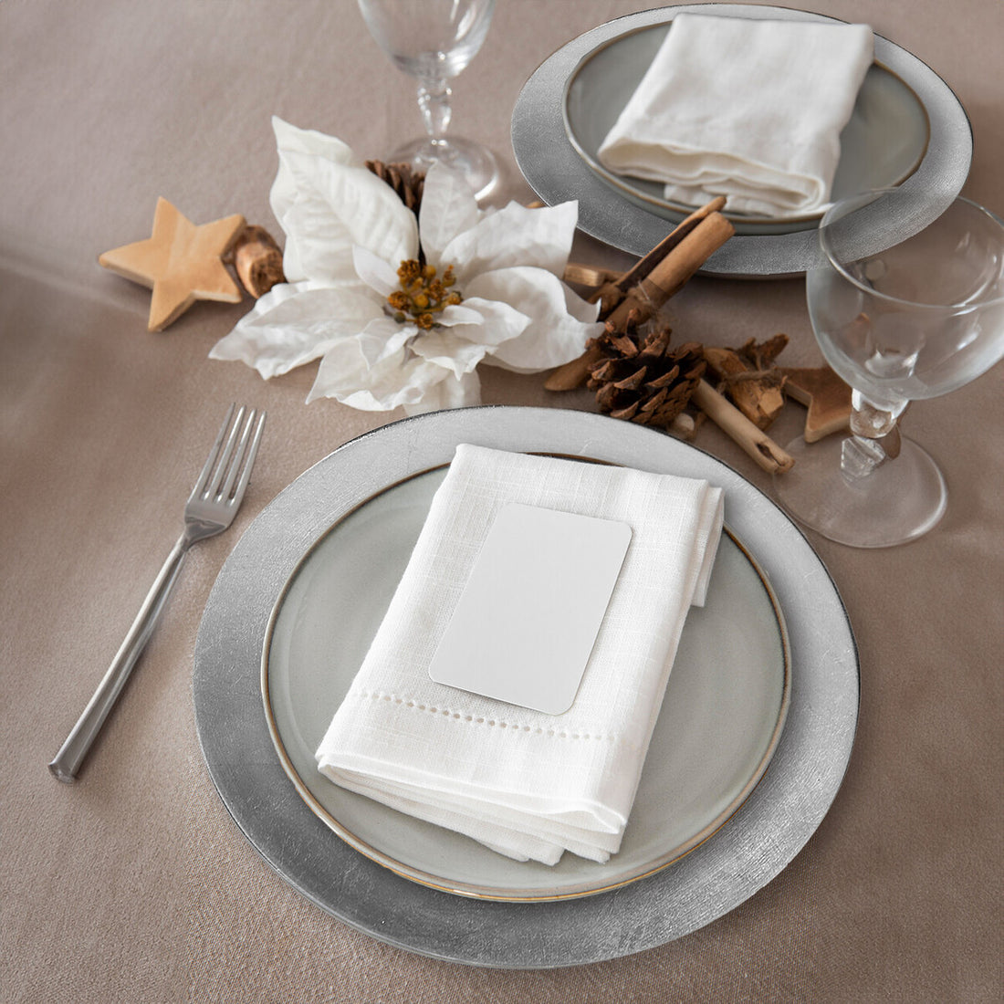 Set of Four 33cm Dia Flat Style Silver Decorative Charger Plates - Image 3